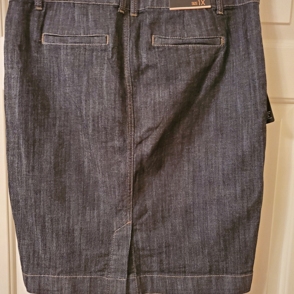 Skirt - Picture 2 of 2